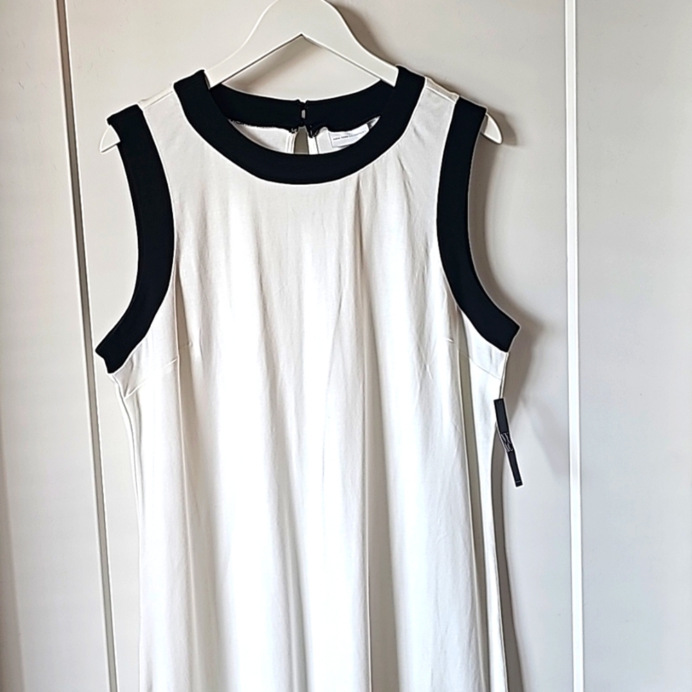 💕3/$30💕 NWT, NY & Company White and Black Sleeveless Dress